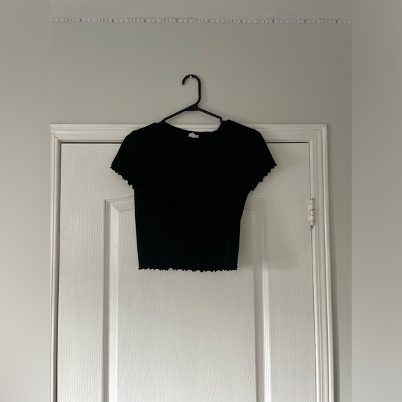 garage black cropped tee - Picture 2 of 4